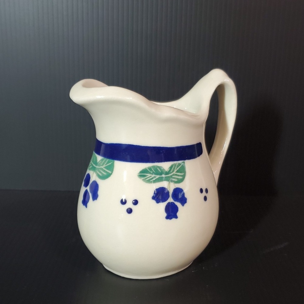 Vintage Hartstone Pottery USA  1980's BLUEBERRY PATTERN‎ CREAMER MINT Condition